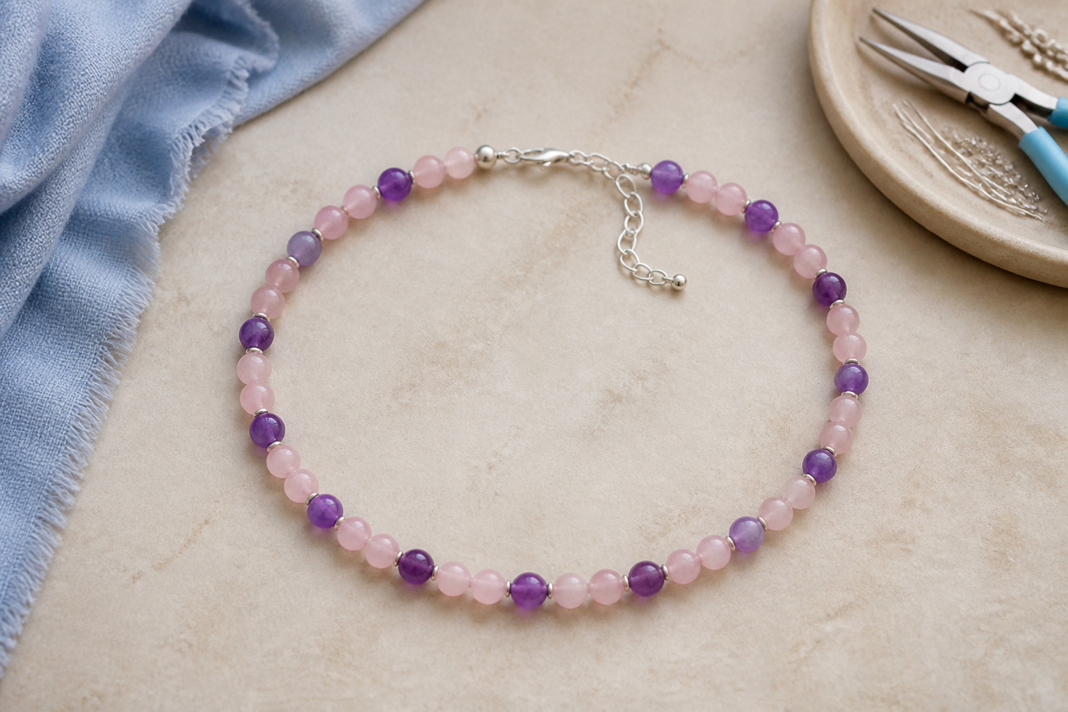 Collier de perles naturelles en quartz rose et améthyste avec fermoir